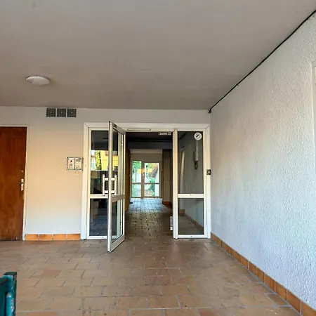 아파트 Les Fleurs De La Cite - T3 Parking Prive Et Terrasse Jardin Prive 카르카손